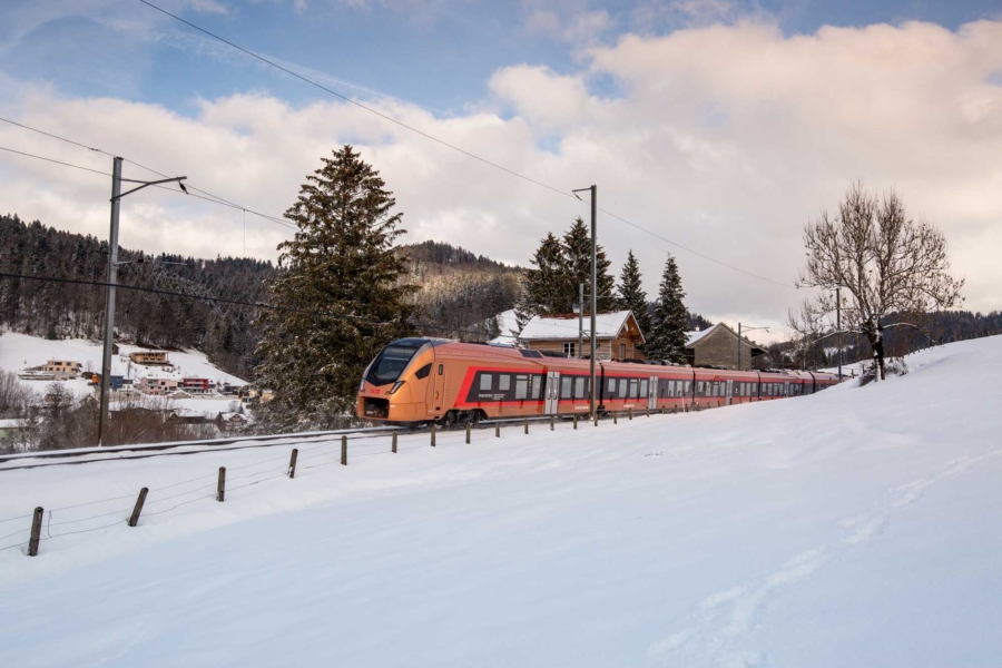 Bild: Voralpen-Express im Winter